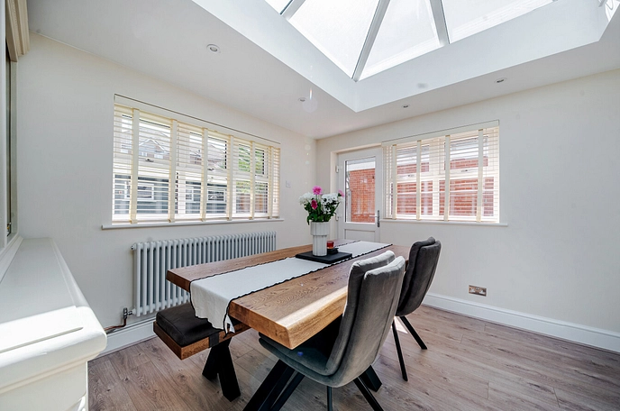 3 bedroom  semi-detached house for sale