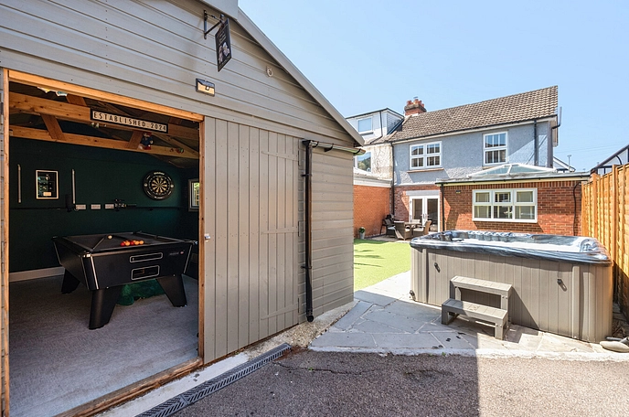 3 bedroom  semi-detached house for sale
