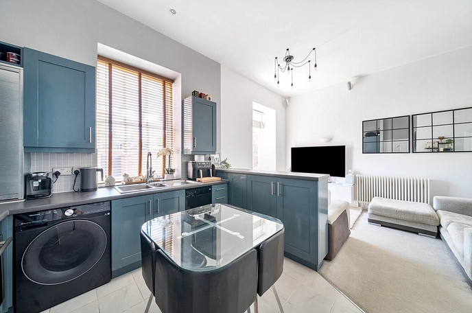 3 bedroom apartment for sale