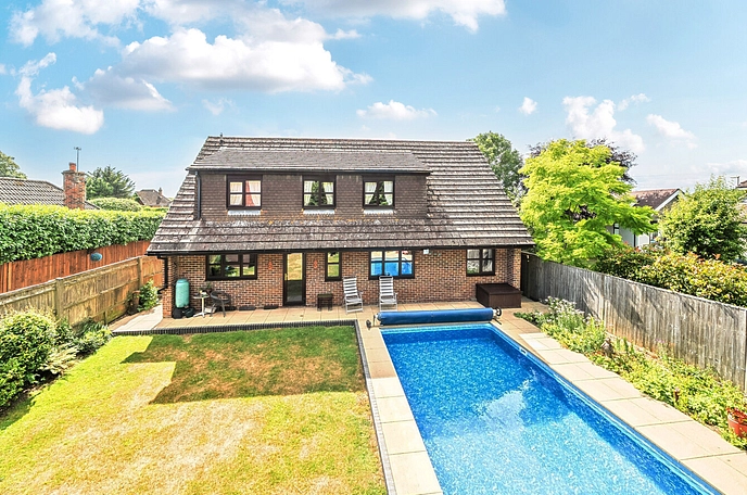 4 bedroom  detached house for sale