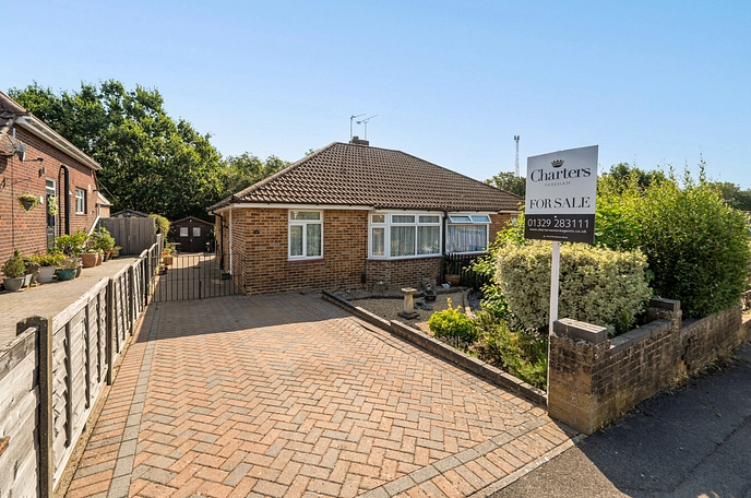2 bedroom semi-detached bungalow for sale