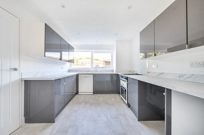 3 bedroom  terraced house for sale