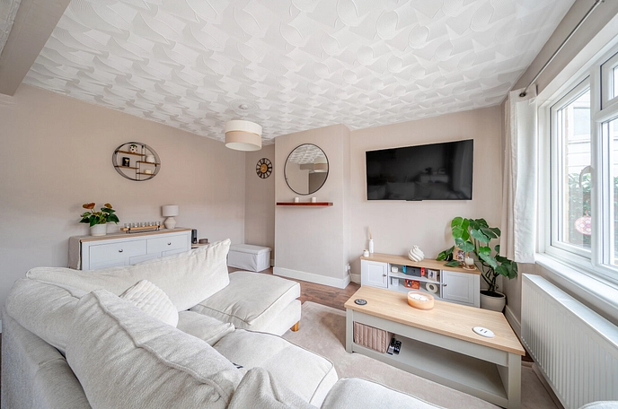 3 bedroom  terraced house for sale