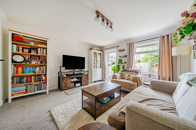 2 bedroom  terraced house for sale