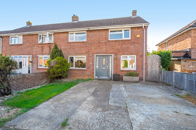 3 bedroom  semi-detached house for sale