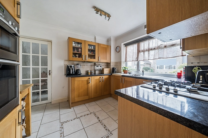 5 bedroom  detached house for sale