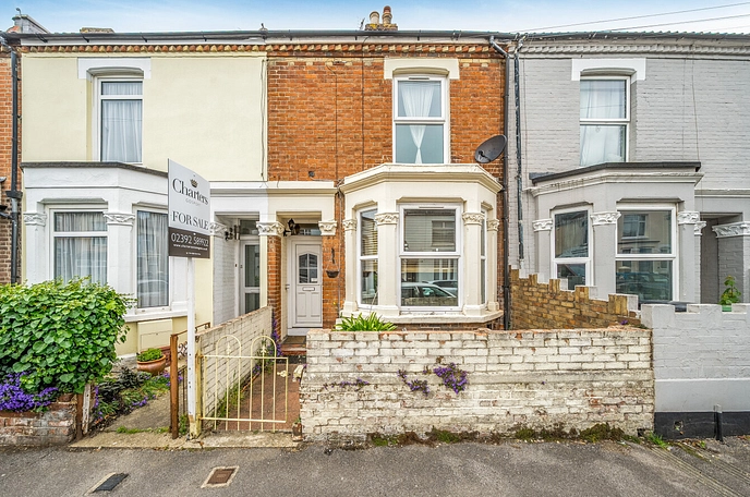 3 bedroom  terraced house for sale