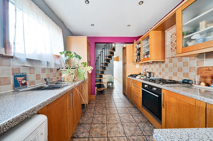 3 bedroom  semi-detached house for sale