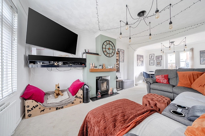 4 bedroom  semi-detached house for sale