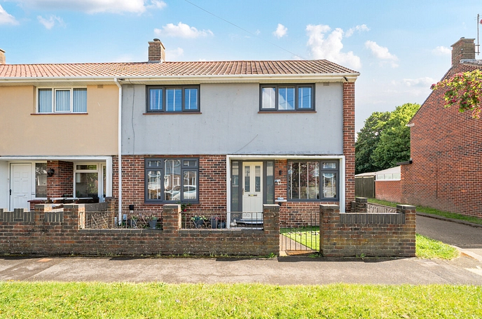 4 bedroom  semi-detached house for sale