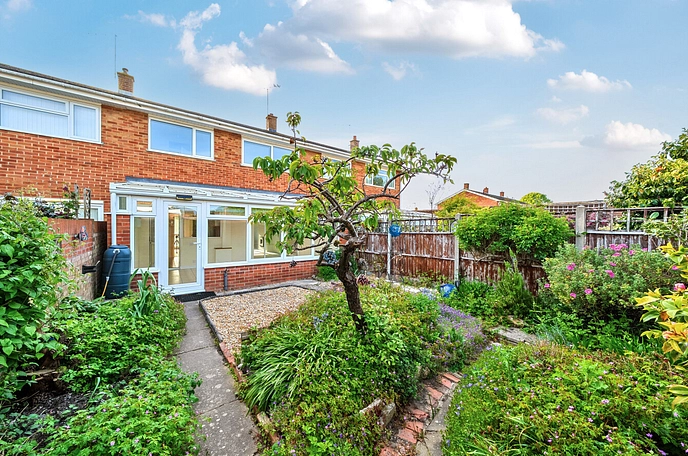 3 bedroom  terraced house for sale