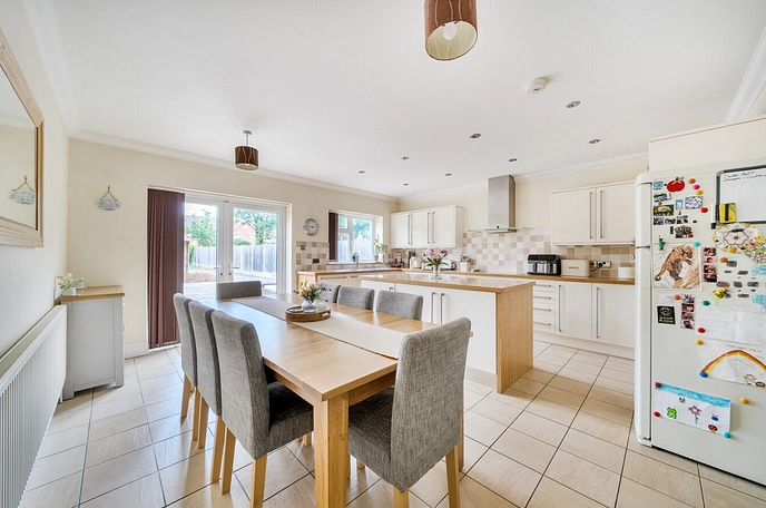 4 bedroom  detached house for sale