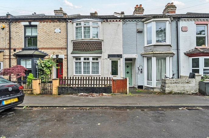 2 bedroom  terraced house for sale