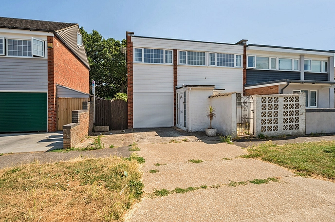 4 bedroom  semi-detached house for sale