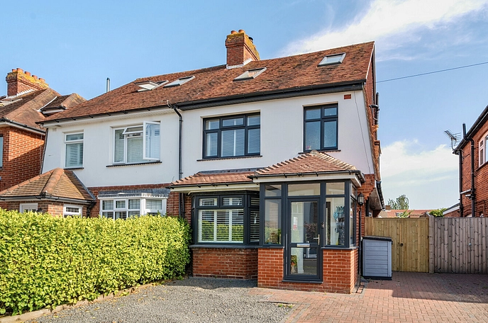 4 bedroom  semi-detached house for sale