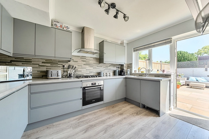 4 bedroom  semi-detached house for sale