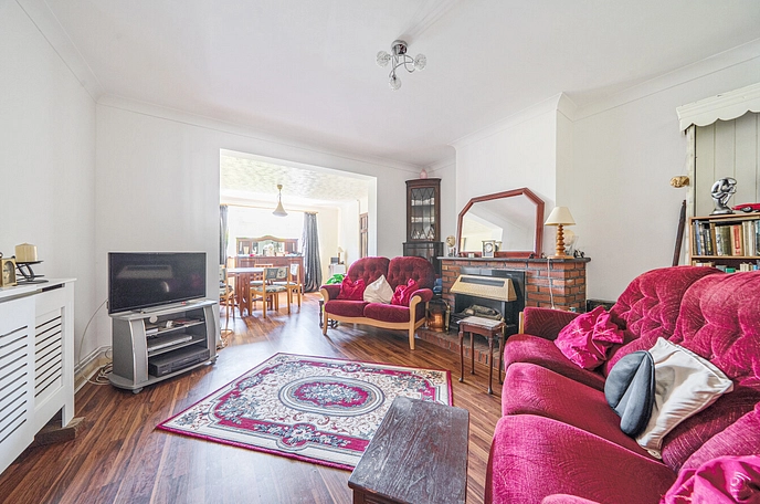 4 bedroom  semi-detached house for sale