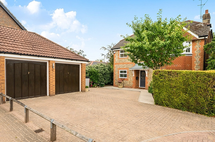 4 bedroom  detached house for sale