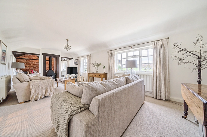 5 bedroom  detached property for sale
