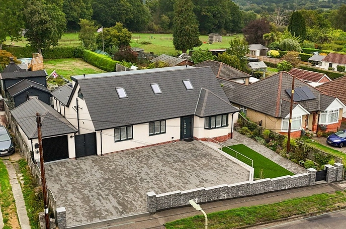 4 bedroom  detached bungalow for sale