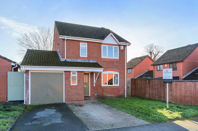 3 bedroom  detached house to rent