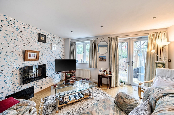 3 bedroom  semi-detached property for sale