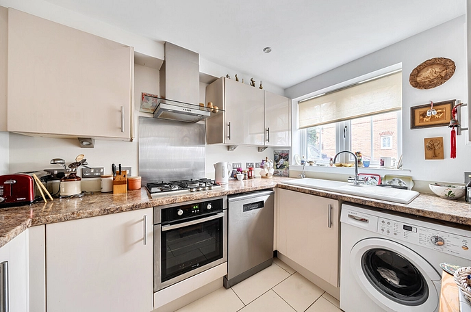 3 bedroom  semi-detached property for sale