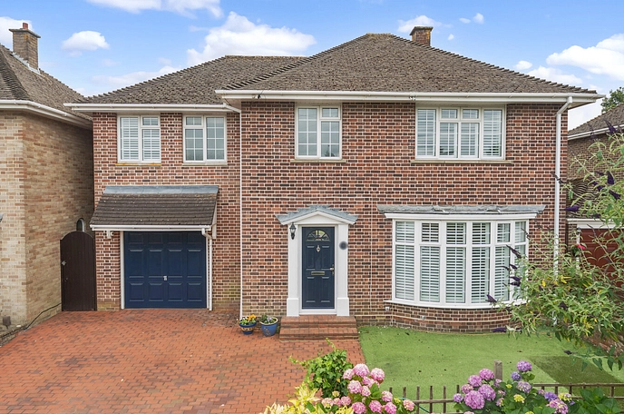 4 bedroom  detached house for sale