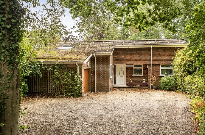 5 bedroom  detached bungalow for sale