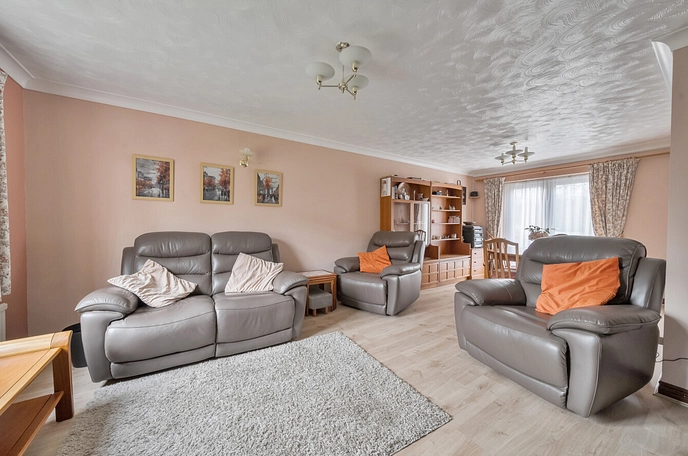 4 bedroom  detached house for sale