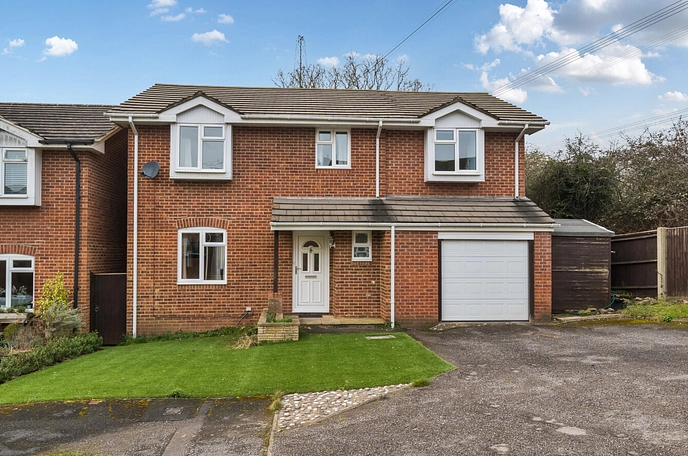 4 bedroom  detached house for sale