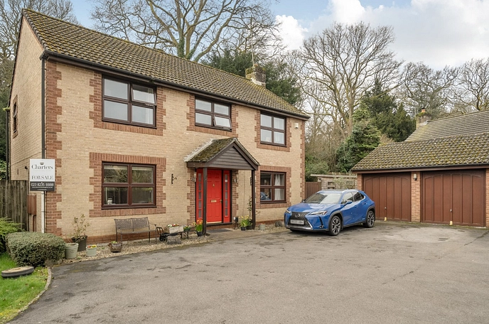 4 bedroom  detached house for sale