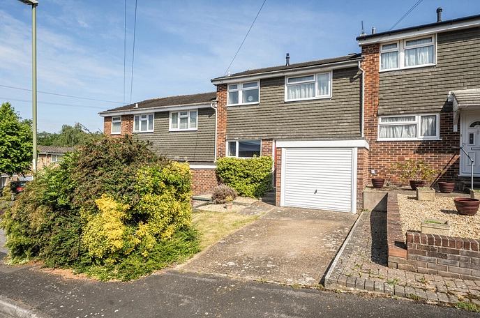 3 bedroom  terraced house for sale