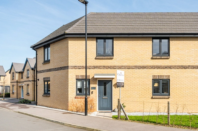 3 bedroom  semi-detached house for sale