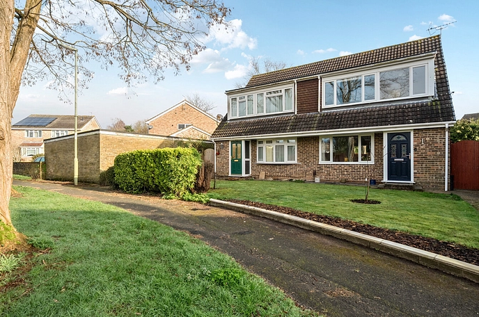3 bedroom semi-detached house for sale
