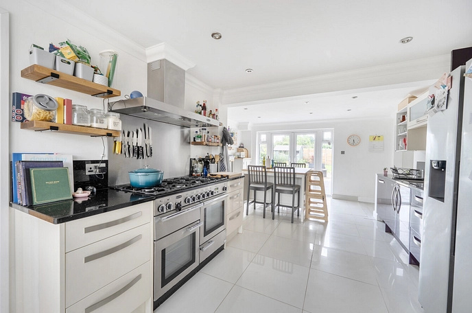 4 bedroom  semi-detached house for sale
