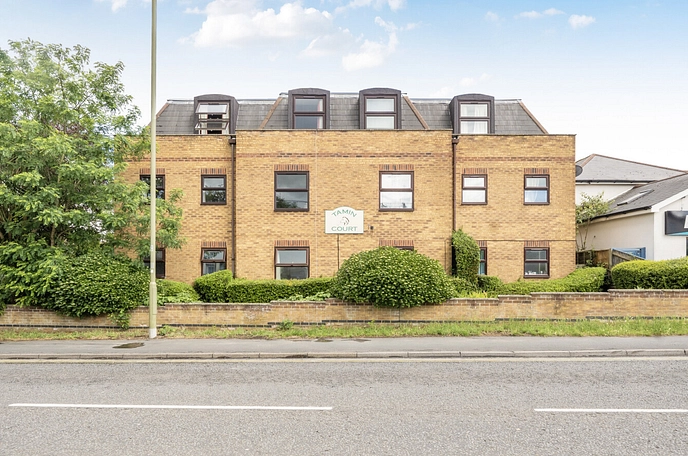 2 bedroom maisonette for sale