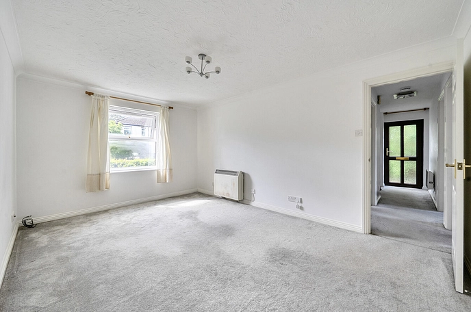 2 bedroom maisonette for sale