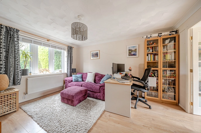 3 bedroom  semi-detached house for sale