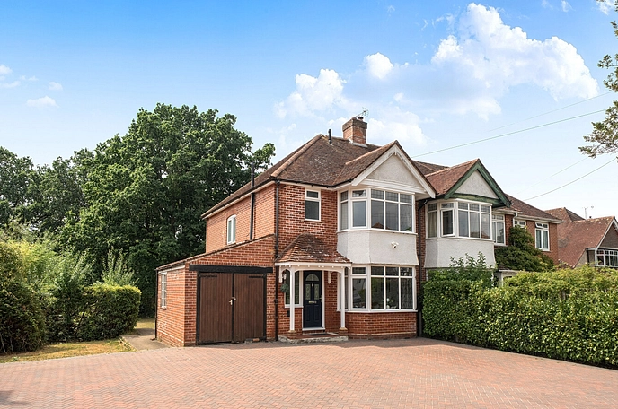 2 bedroom  semi-detached house for sale