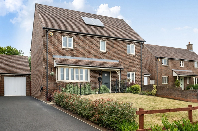 4 bedroom  detached house for sale