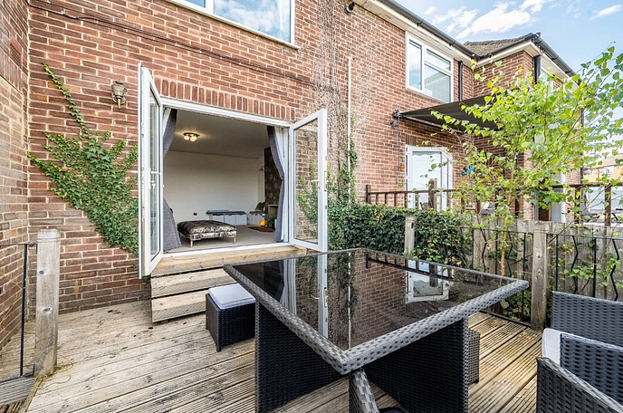 3 bedroom  semi-detached house for sale