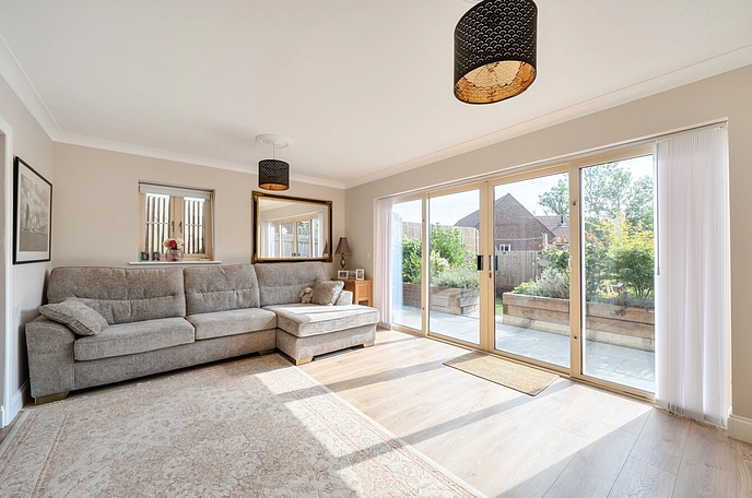 3 bedroom  semi-detached house for sale