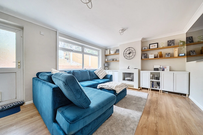 3 bedroom  semi-detached house for sale