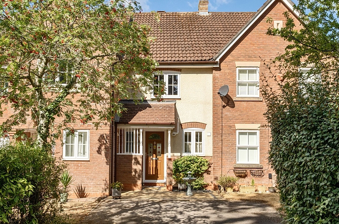 2 bedroom  terraced house for sale