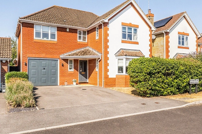 4 bedroom  detached house for sale