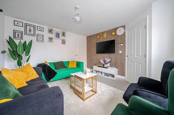 3 bedroom  semi-detached house for sale