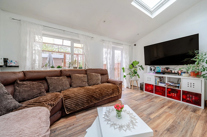 4 bedroom  terraced house for sale