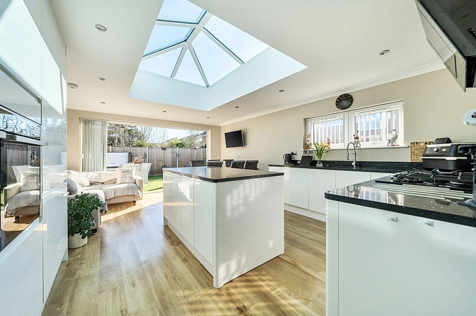 3 bedroom  semi-detached house for sale