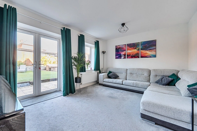 3 bedroom  semi-detached house for sale